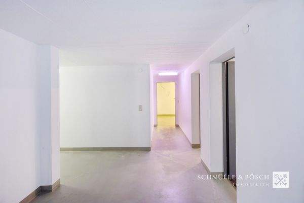 Renovierter Kellerflur