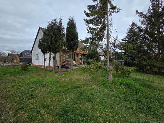 Rückansicht mit Garten