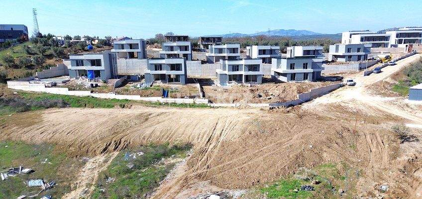 Detached Villas with Private Pool and Garden in Bursa Mudanya