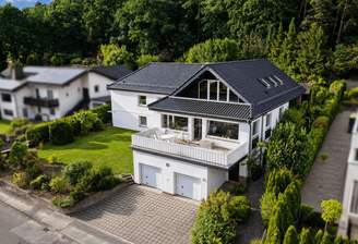 Villa Straßenseite