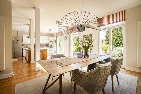 offener Ess- und Küchenbereich zum Garten