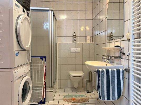 vermietete Einheit_EG_Badezimmer