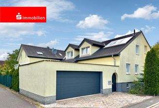 Vorderansicht Gesamtanwesen