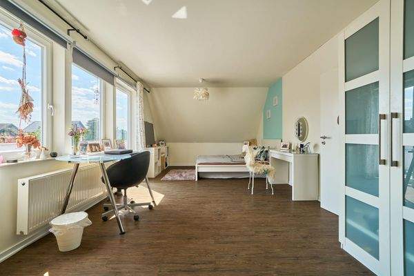 Obergeschoss - Schlafzimmer mit Balkon