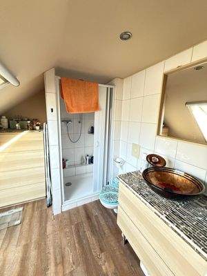 Erstbad mit Dusche.jpg