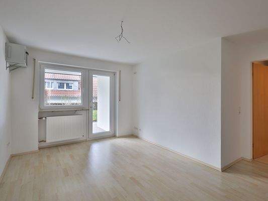 Gartengeschoß: Kinderzimmer/ Arbeitszimmer mit Zugang zum Garten (Original)