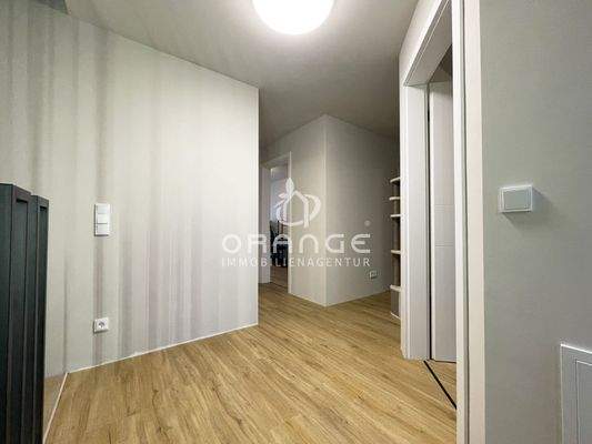 Vom Flur des 1. OGs gehts in die Kinderzimmer oder Büros, wie Sie es möchten!