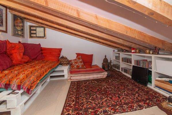 Alternative Chill-Out Area