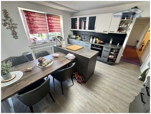 Schöne Küche mit viel Platz