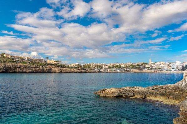 Hafen von Porto Cristo und Strand