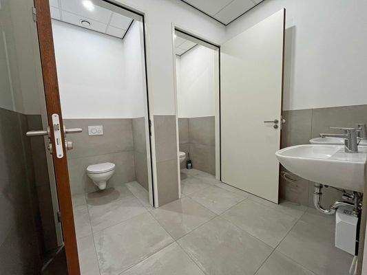 WC&#39;s2.jpg