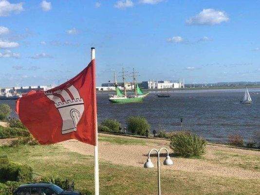 Elbstrand mit Airbus 