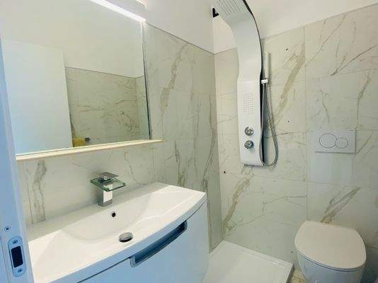 4-Zi-Penthouse mit 3 Bädern und 60m² Dachterrasse