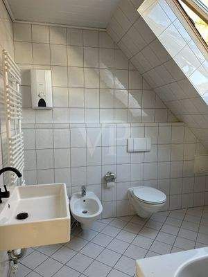 Tageslichtbad mit Bidet