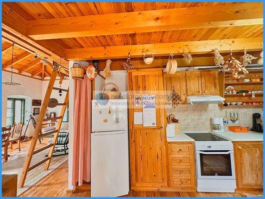 4b5ce3c5b8594ba1a4aa8ecf28081b6b-original