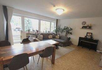 Wohnzimmer (ca. 30 m²)