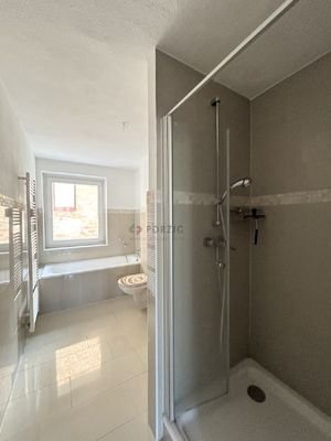 Badezimmer Bild 2