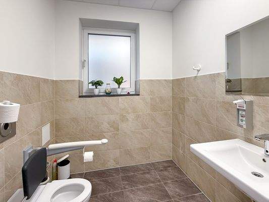 7. Barrierefreies WC.jpg