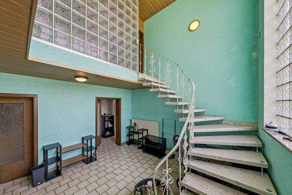 Treppenhaus Souterrain zum EG  hoch