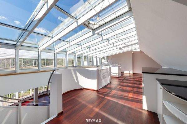 Blick in den Himmel | Verglasung im Obergeschoß