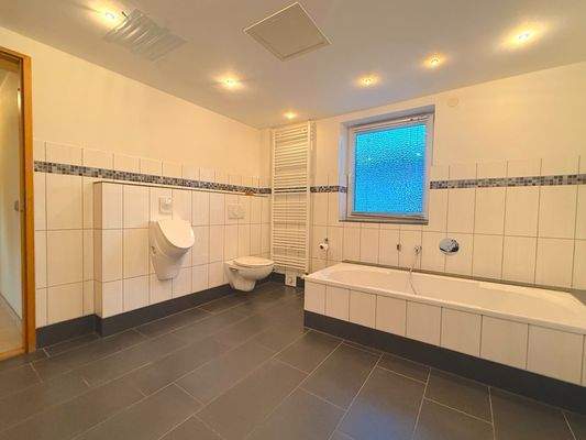 Badezimmer EG 2.2 II