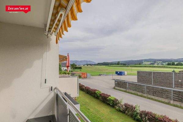 Loggia mit Blick auf das Höllengebirge
