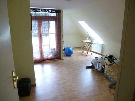 OG Zimmer mit Balkon