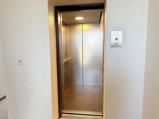 Aufzug innen