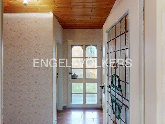 Eingangsbereich m. Gäste-WC