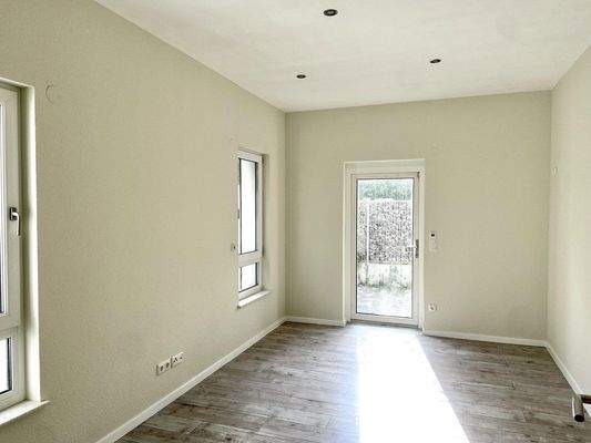 Kzi 2 mit Laminat + Tür Foto 1