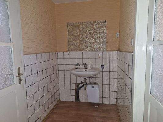 Waschgelegenheit im OG