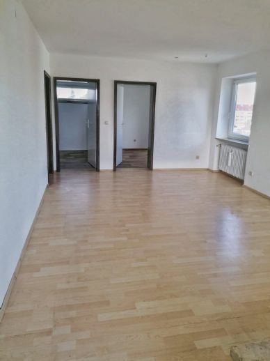 Helle, gut geschnittene 2 Zimmerwohnung in Straubing mit Balkon und Stellplatz - Provisionsfrei - Unvermietet zu verkaufen