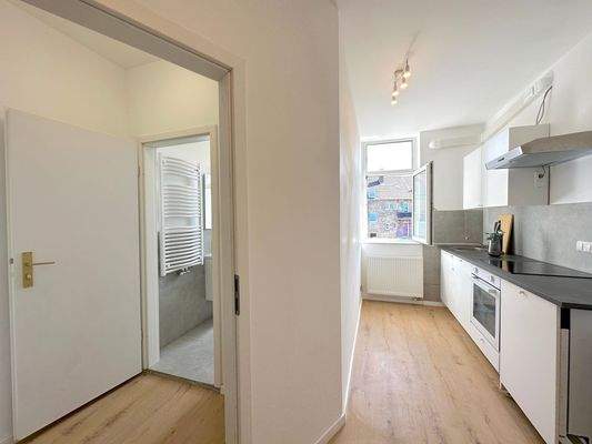 Helle moderne Küche