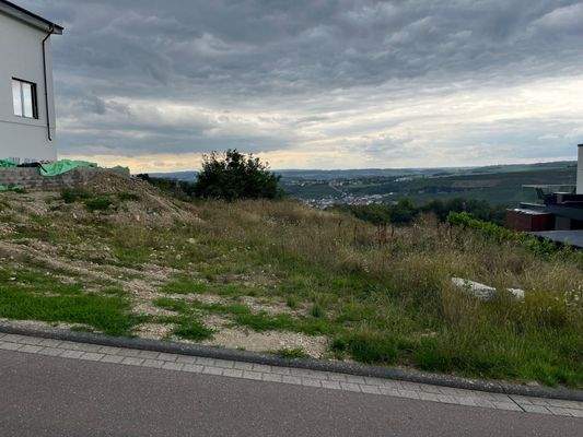 Grundstück Straße.jpg