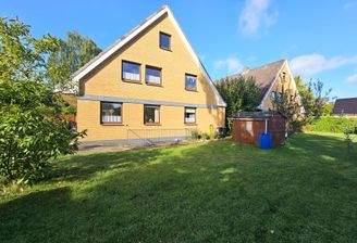 Hausansicht / Garten