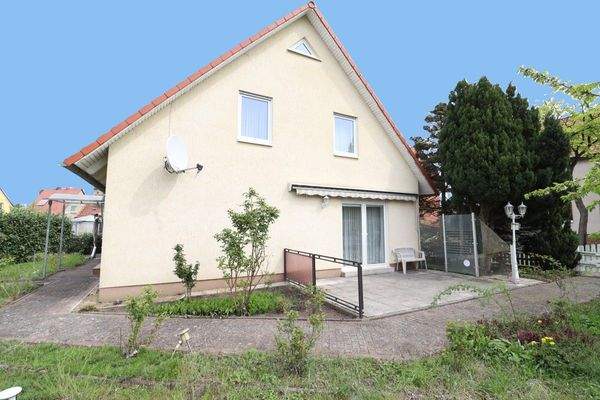 Außenansicht mit Terrasse 2