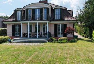 Rückseite / Terrasse und Balkon / Garten