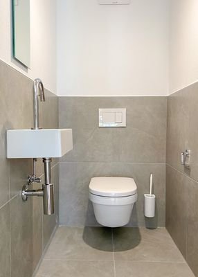 separates WC 