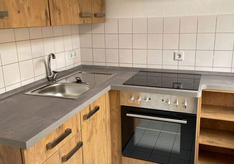 Frankenberger Str. ! ACHTUNG! EBK 1-Raum-Wohnung - Laminat !