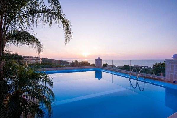 Hotel zum Verkauf in Akrotiri Chania Kreta