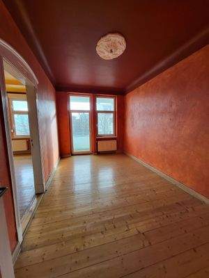 Arbeitszimmer mit Balkon