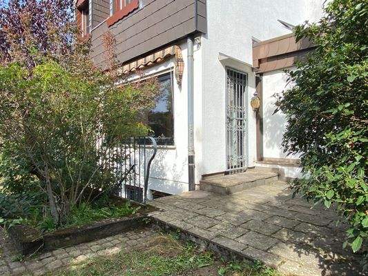 Freisitz Wohnen / Treppenabgang Hobbyraum