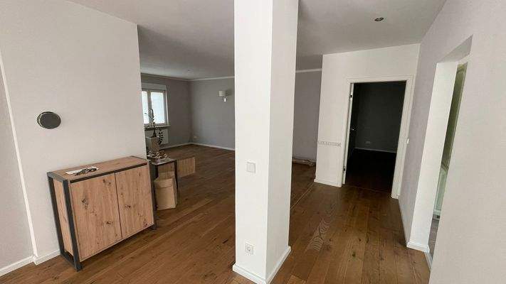 Wohnzimmer leer.jpg