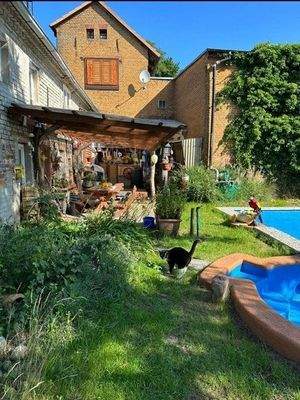 Rückansicht/Grundstück