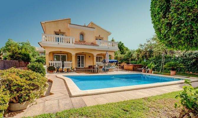 Renovierte Villa zum Verkauf in Palmanova, Mallorca