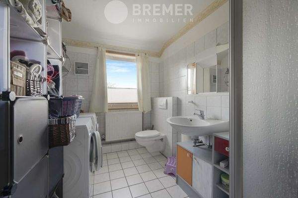 DG links, Badezimmer