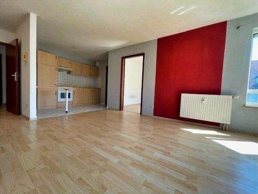 Wohn-Esszimmer mit Küchenzeile