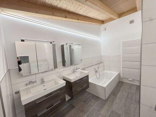 2025-11-20 14-25-05 Groß