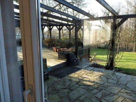 18 EG Wohnzimmer, Ausgang zur Terrasse.JPG