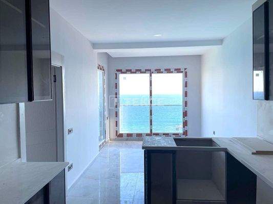 Seafront Apartments with Panoramic Sea Views in Mersin
